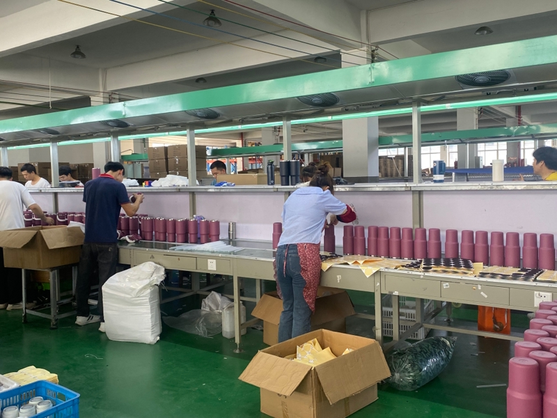 Incremento della capacità: Jiangzhi completa un ordine di coppe di gelato da 26.000 pezzi in 3 giorni